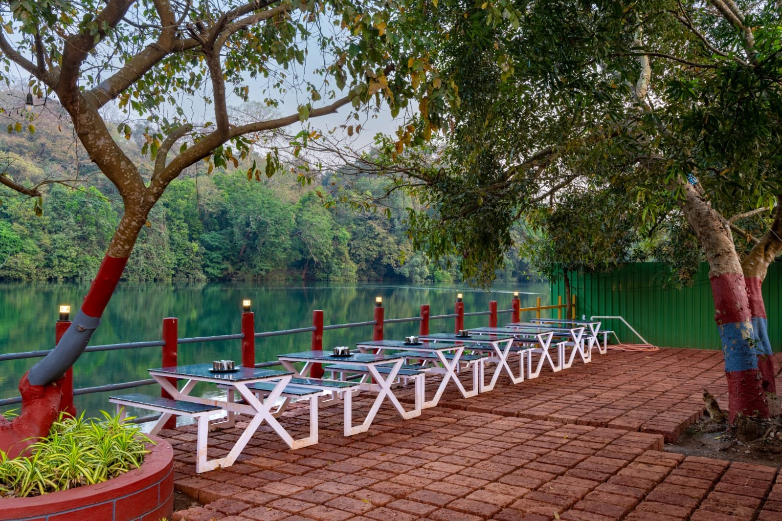 Riverside seating at Nadi Teera Dandeli
